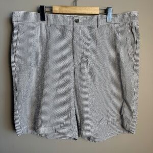 Saks Fifth Avenue‎ Women's 38 Striped Casual Walking Shorts Gray & White Preppy